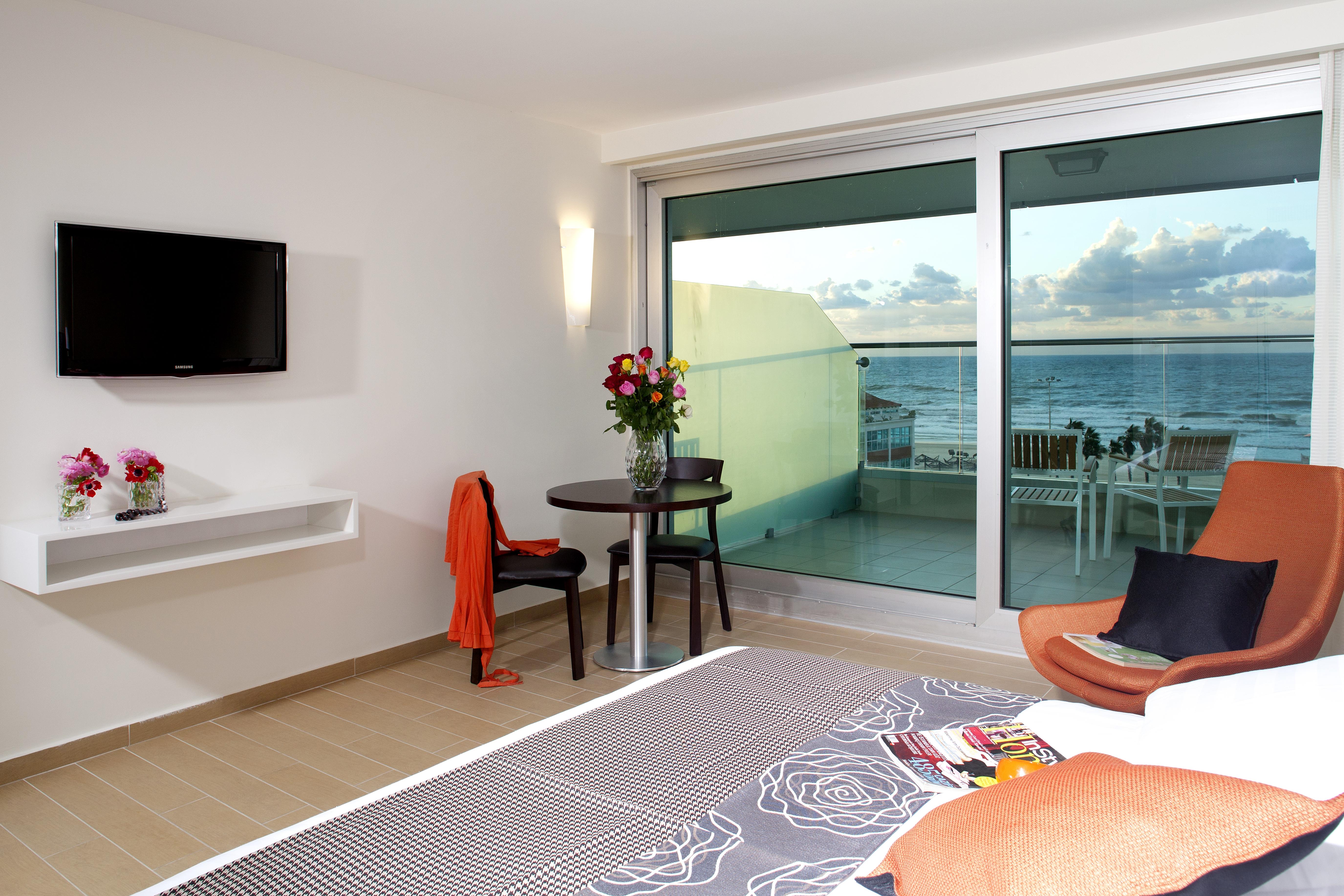 West All Suites Hotel Ashdod Bagian luar foto