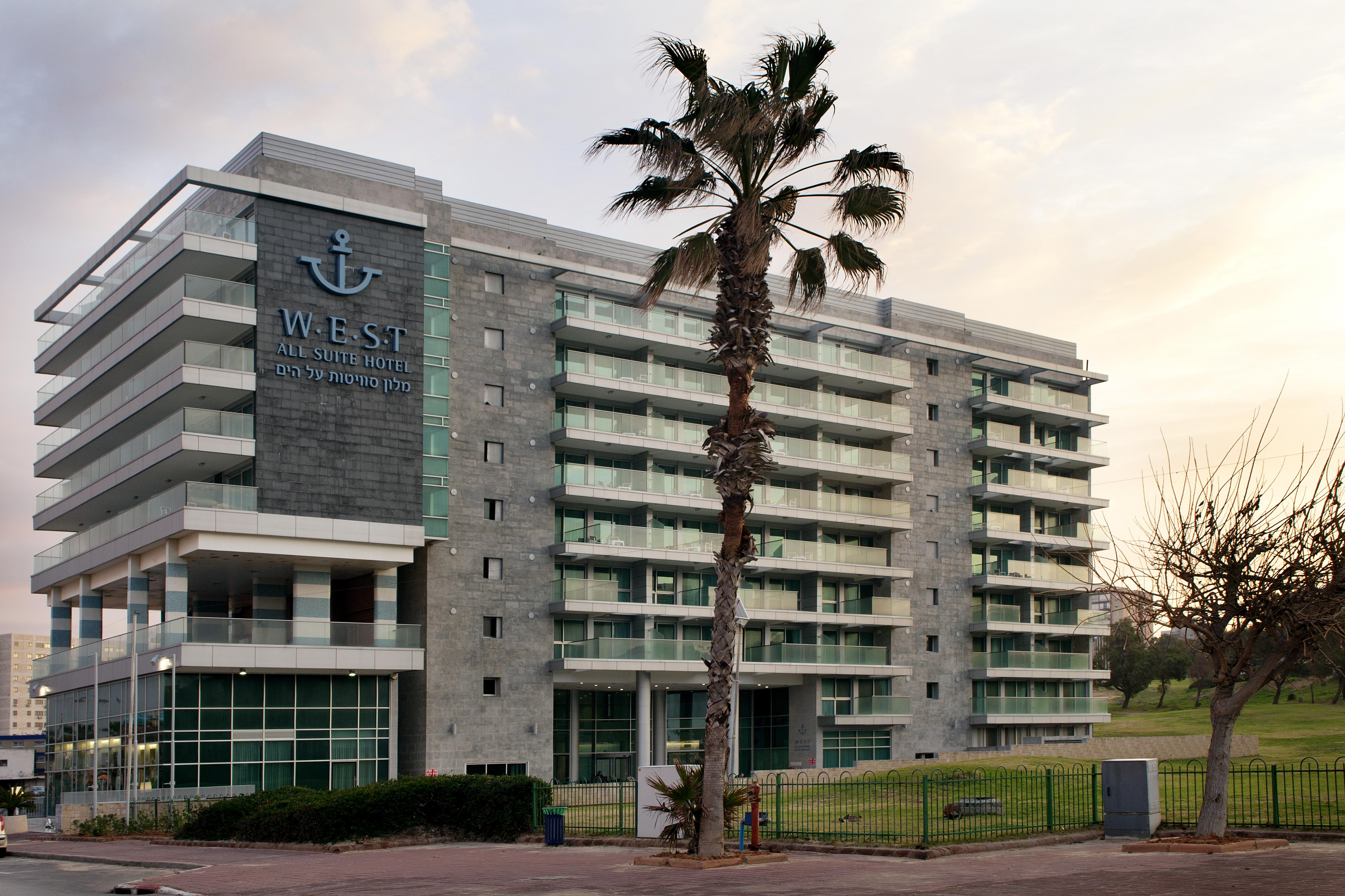 West All Suites Hotel Ashdod Bagian luar foto