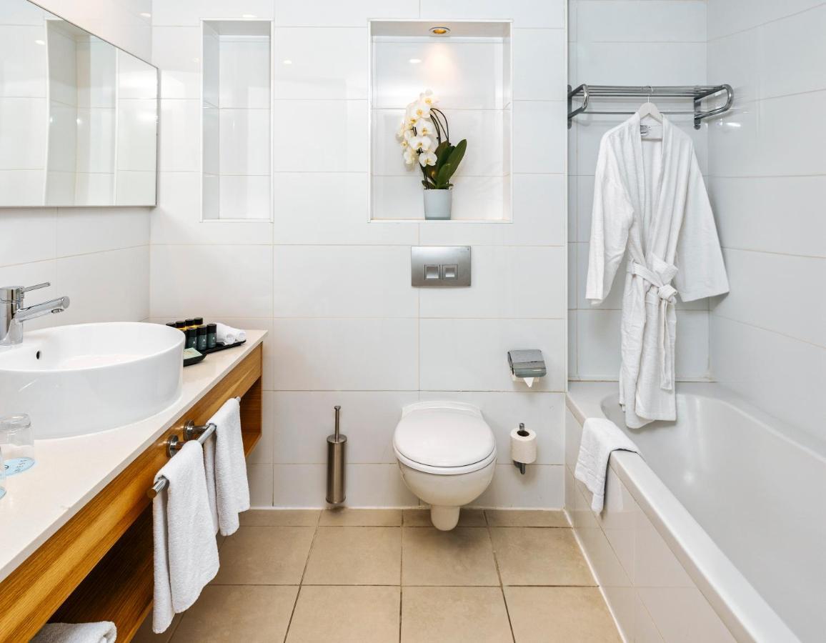 West All Suites Hotel Ashdod Bagian luar foto