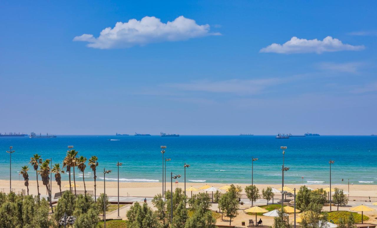 West All Suites Hotel Ashdod Bagian luar foto