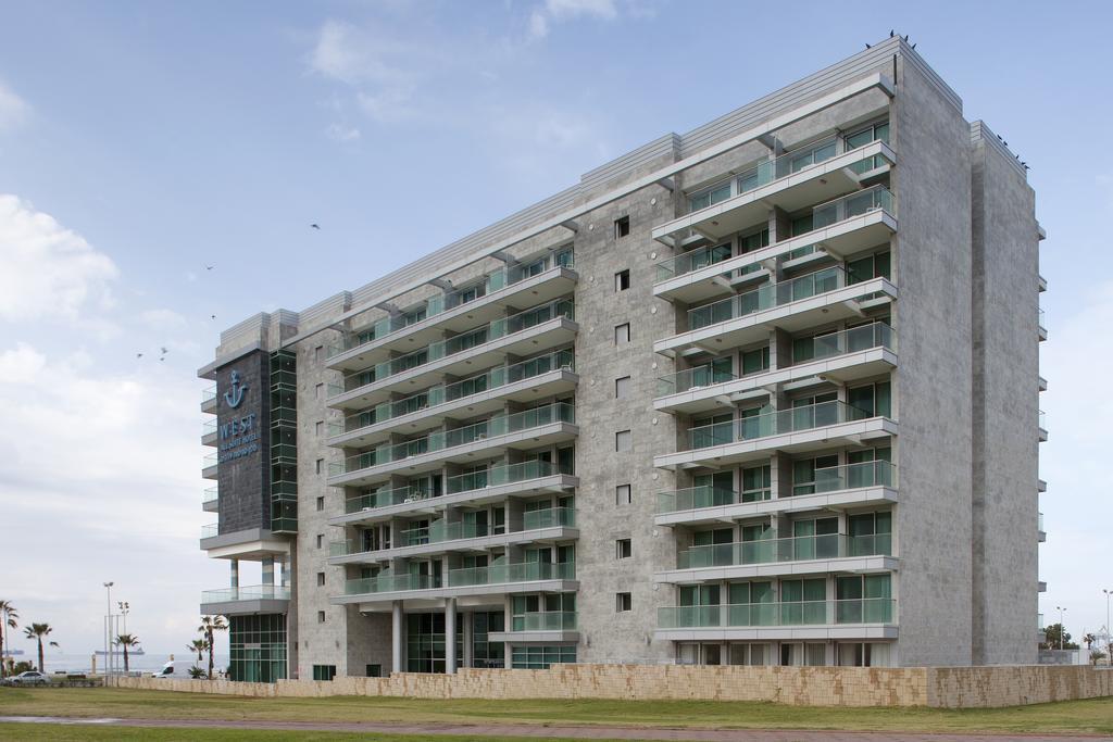 West All Suites Hotel Ashdod Bagian luar foto