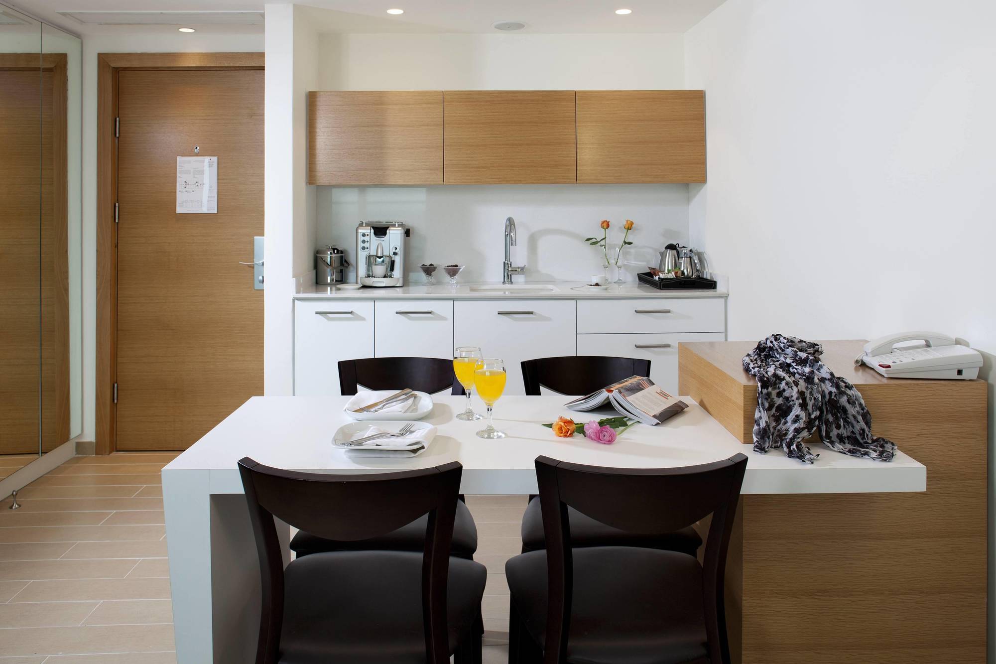 West All Suites Hotel Ashdod Bagian luar foto