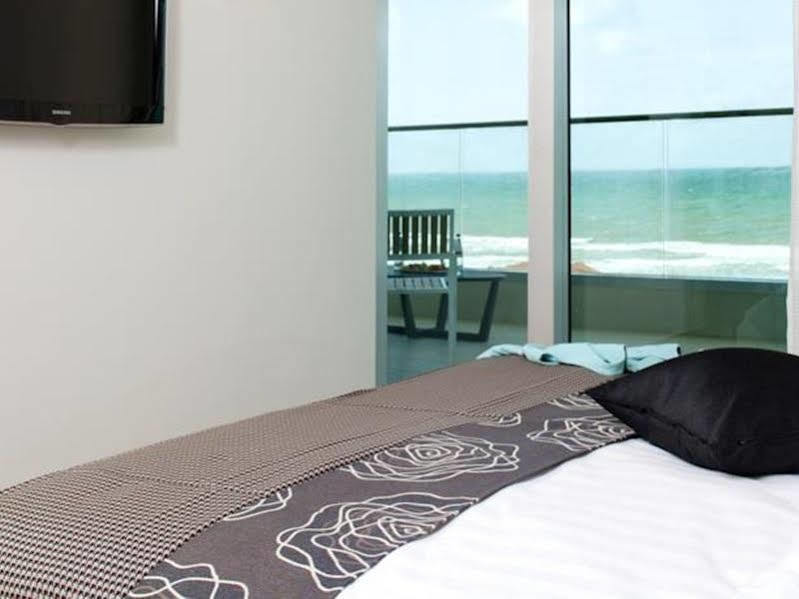 West All Suites Hotel Ashdod Bagian luar foto