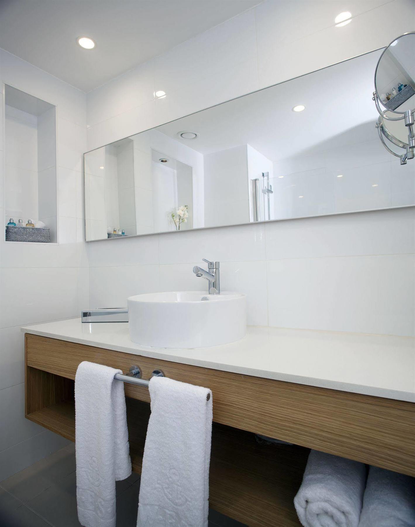 West All Suites Hotel Ashdod Bagian luar foto