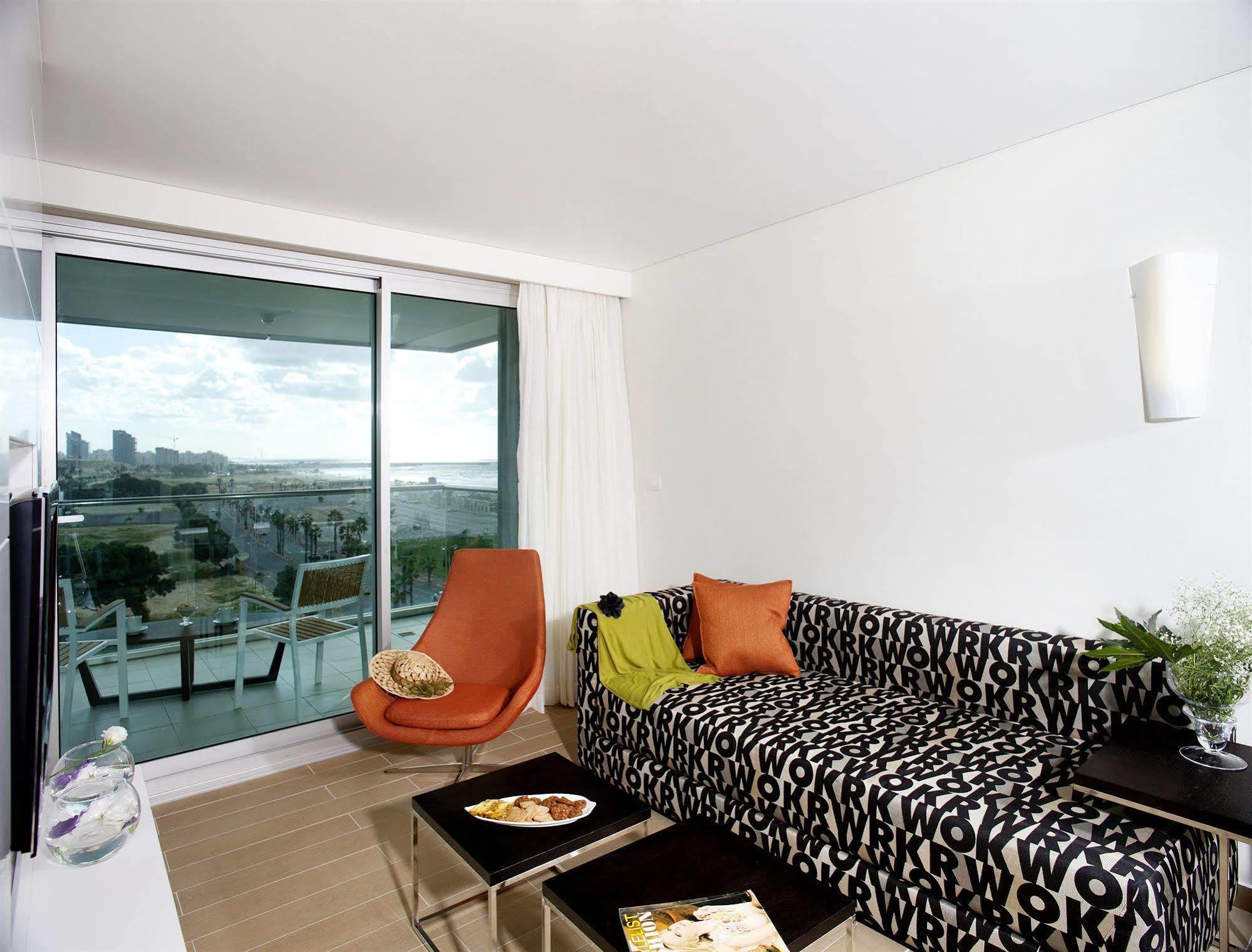 West All Suites Hotel Ashdod Bagian luar foto