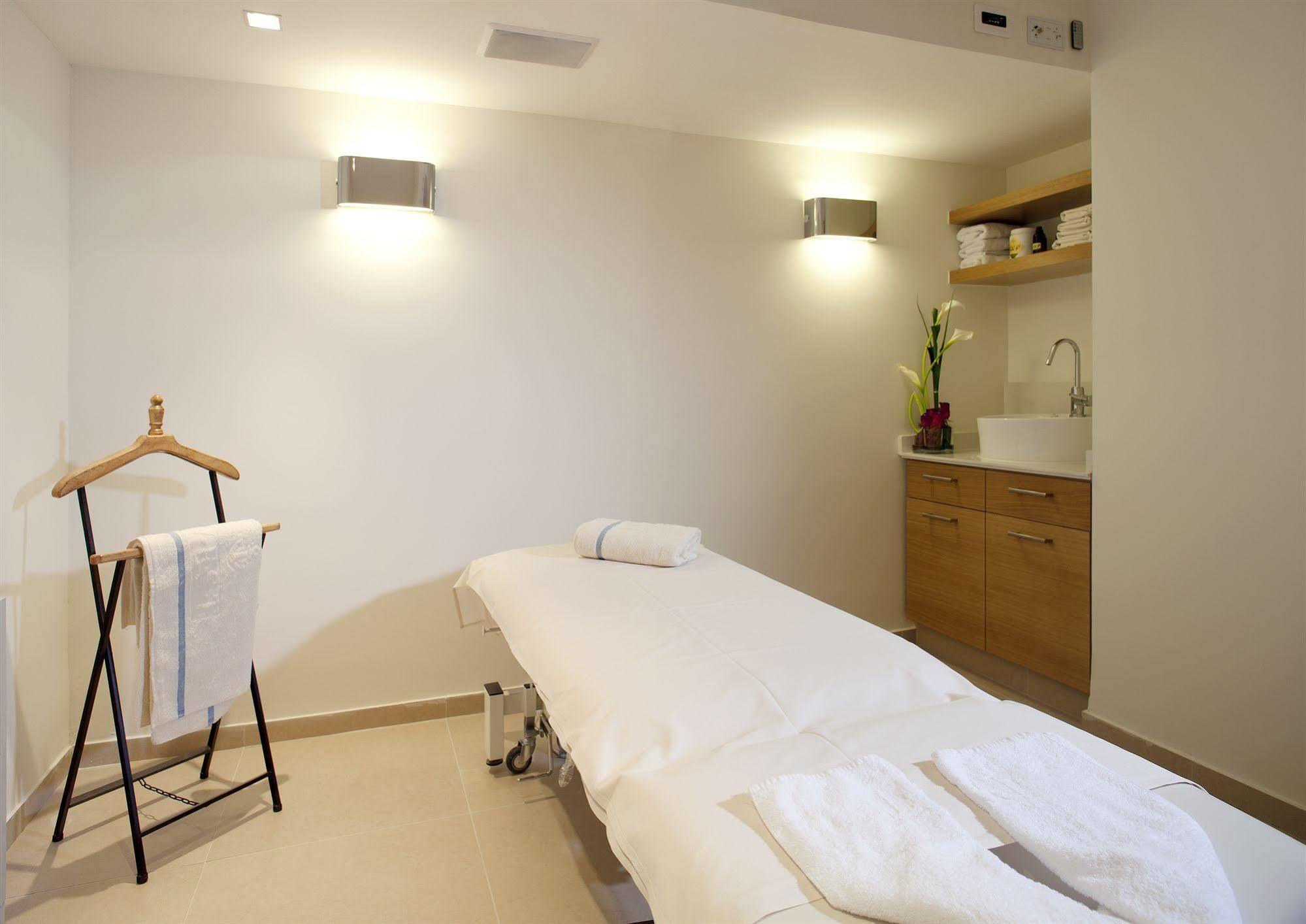 West All Suites Hotel Ashdod Bagian luar foto