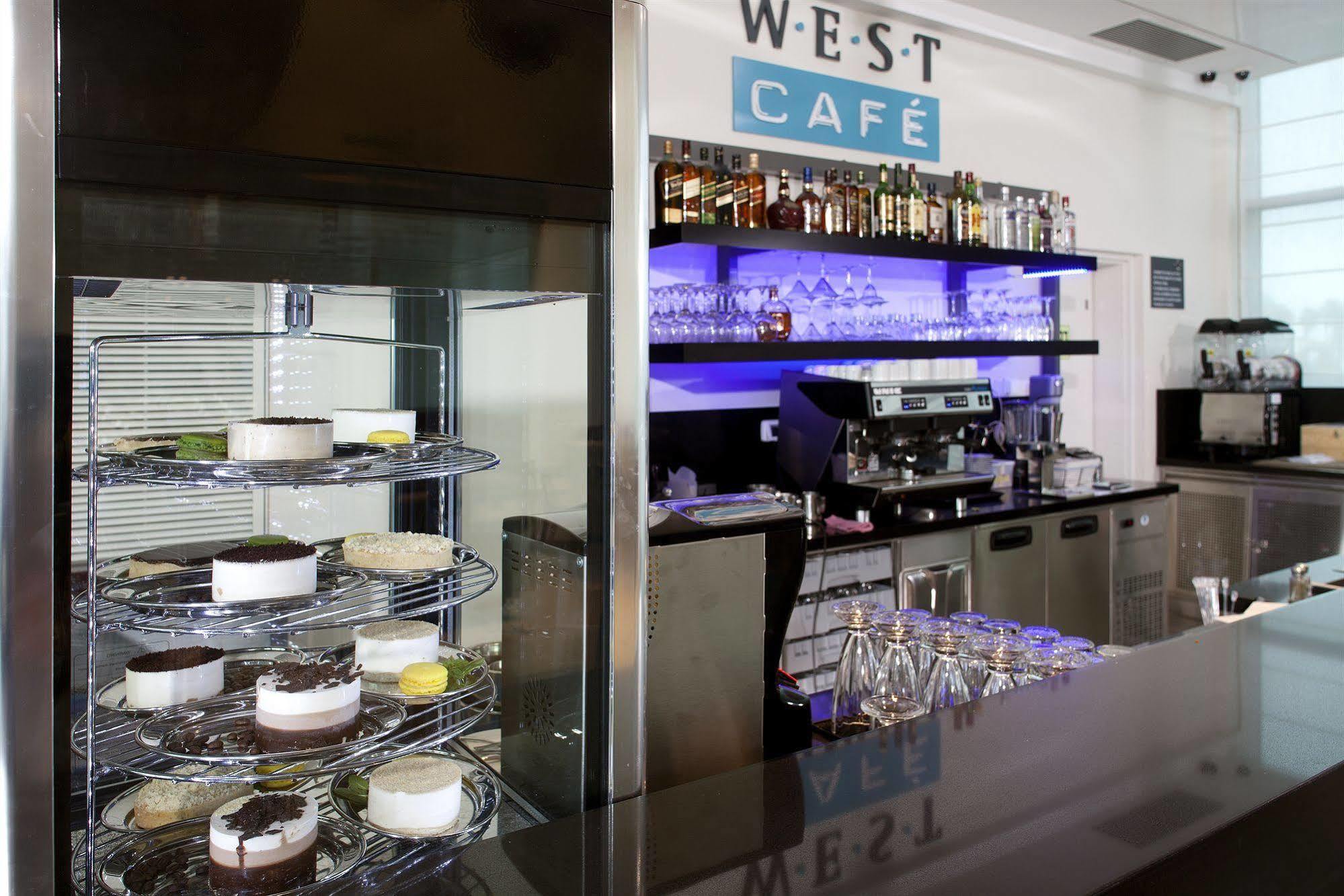 West All Suites Hotel Ashdod Bagian luar foto